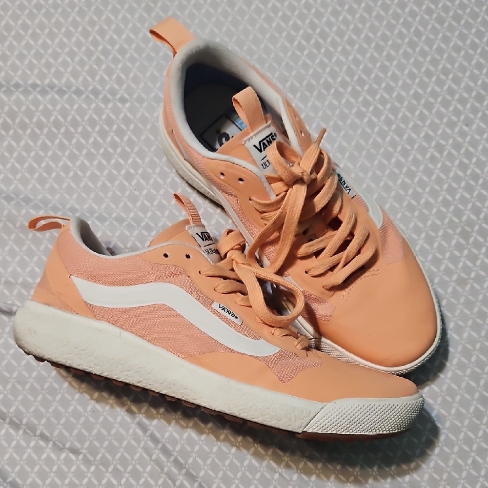 Vans Women's Ultracush Sneakers